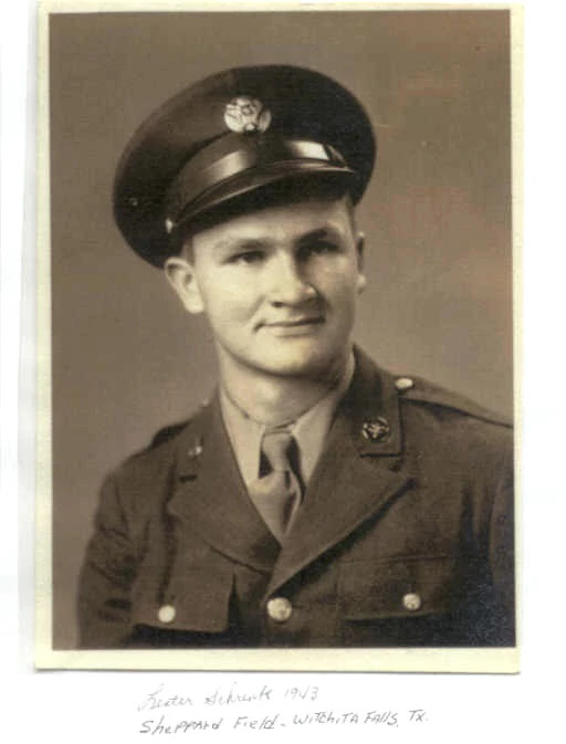 lester schrenk posing for a portrait in his army dress uniform