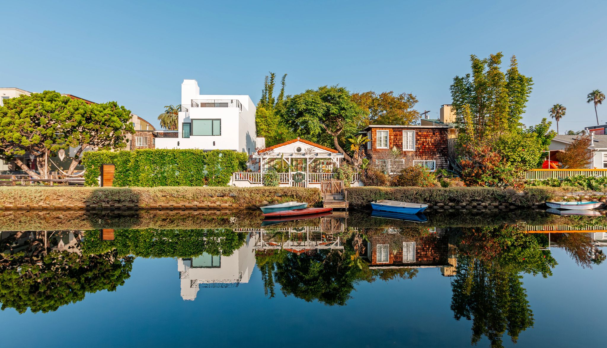 Guide to Buying a Vacation Home homes on a body of water