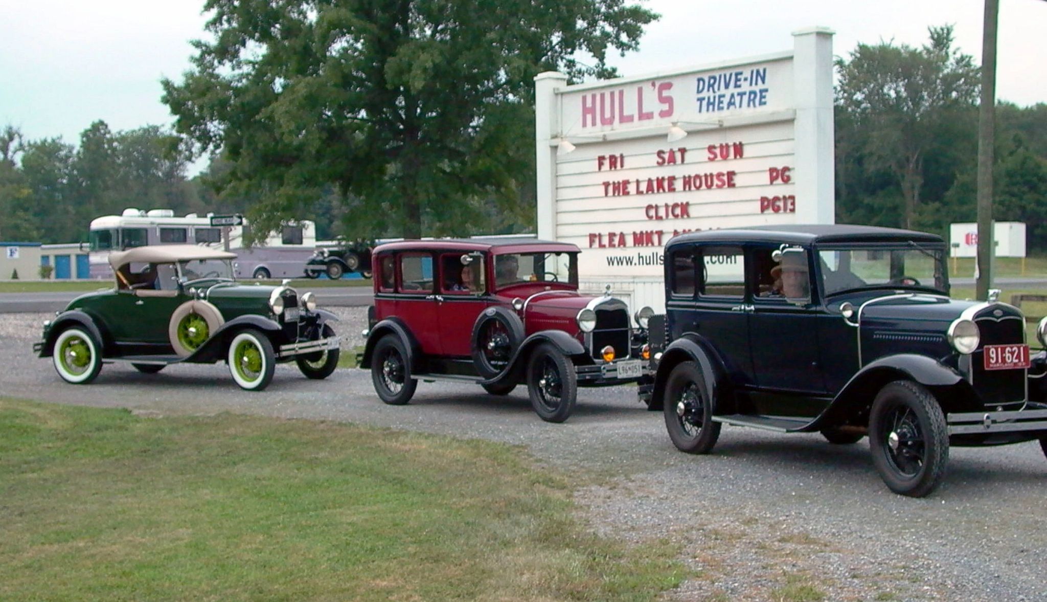 Auto Courthouses Drive In 5 Standout Drive-In Movie Theaters Across the U.S.