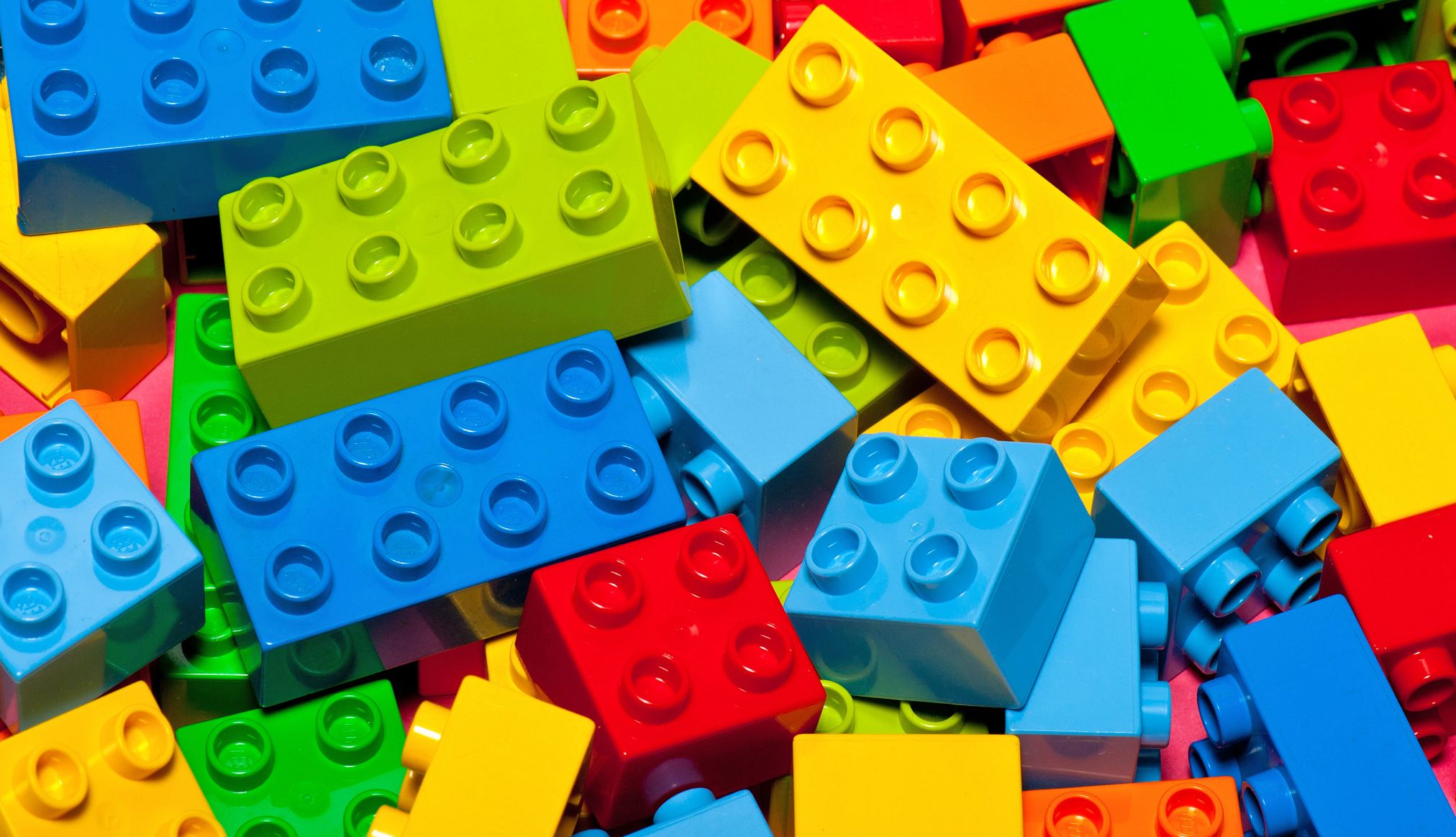 Lego para personas con demencia: Beneficios clave Bloques Lego de varios colores