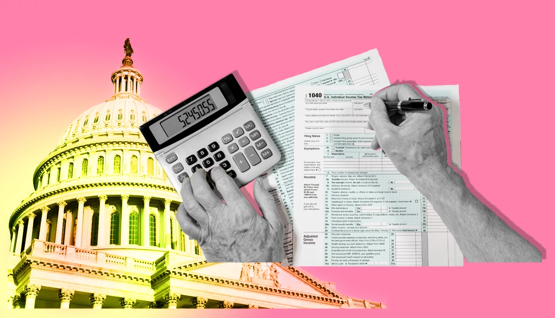 AARP apoya propuestas de impuestos federales que traerían alivio a los adultos mayores del país Sobre una ilustración del Capitolio, hombre llena formulario del IRS y saca cuentas en una calculadora.