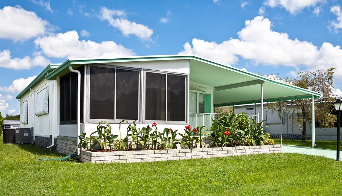 Una casa y su frente Una casa y su frente
