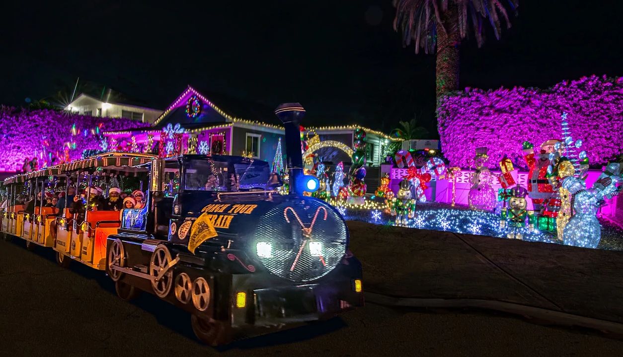 Holiday Sights & Festive Nights Tour Holiday Sights & Festive Nights Tour