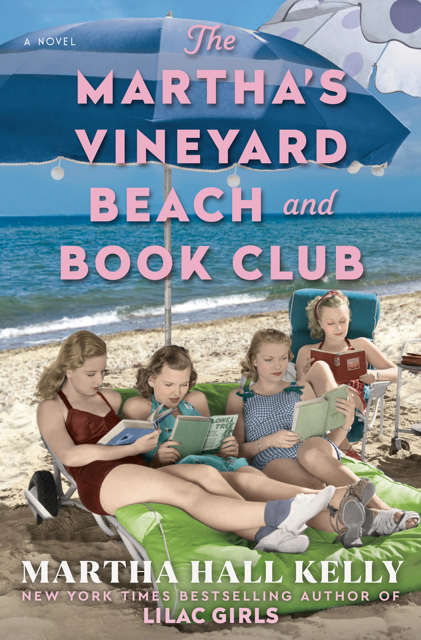 the cover of the book 'The Martha’s Vineyard Beach and Book Club'