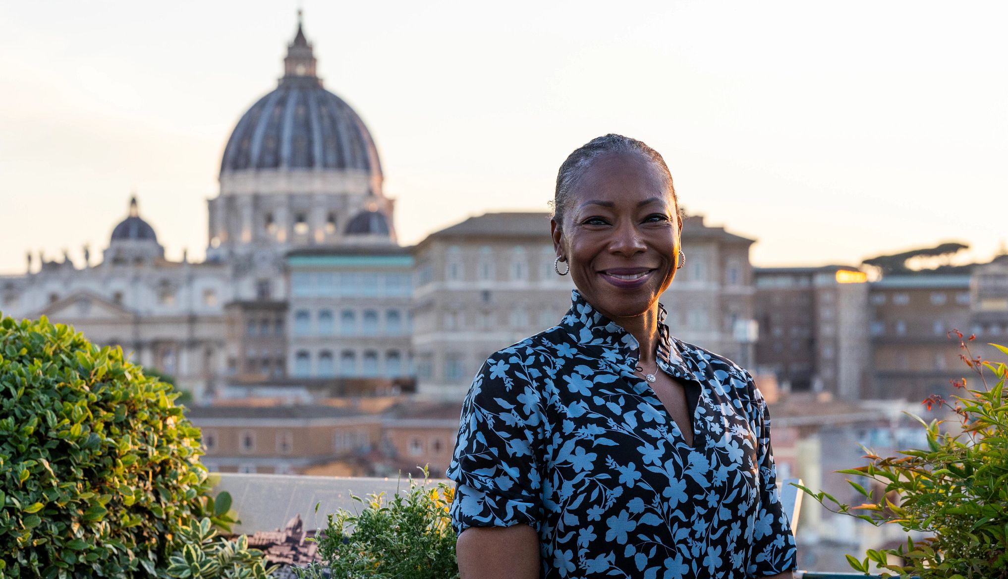 AARP y el Vaticano lanzan cumbre pionera sobre el envejecimiento global y la salud cerebral