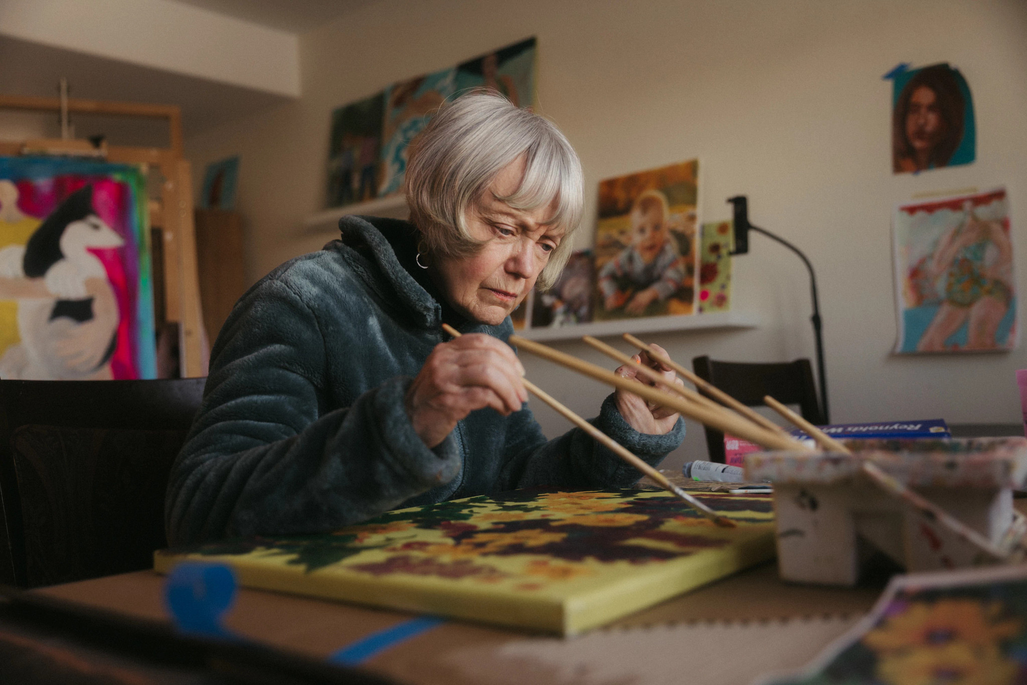 Rebecca Chopp comenzó a pintar al inicio de su diagnóstico,