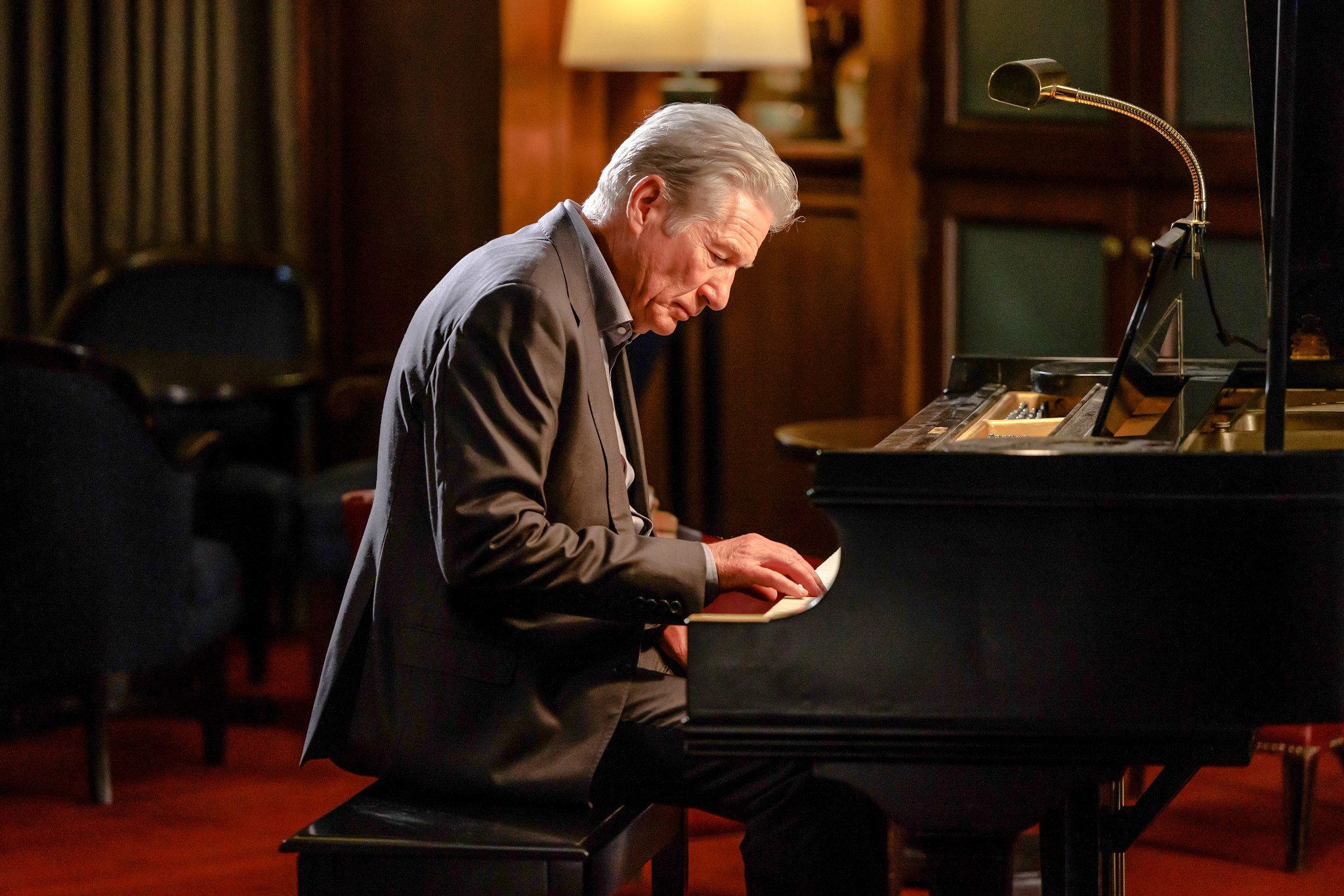 Richard Gere playing the piano in the film Longing