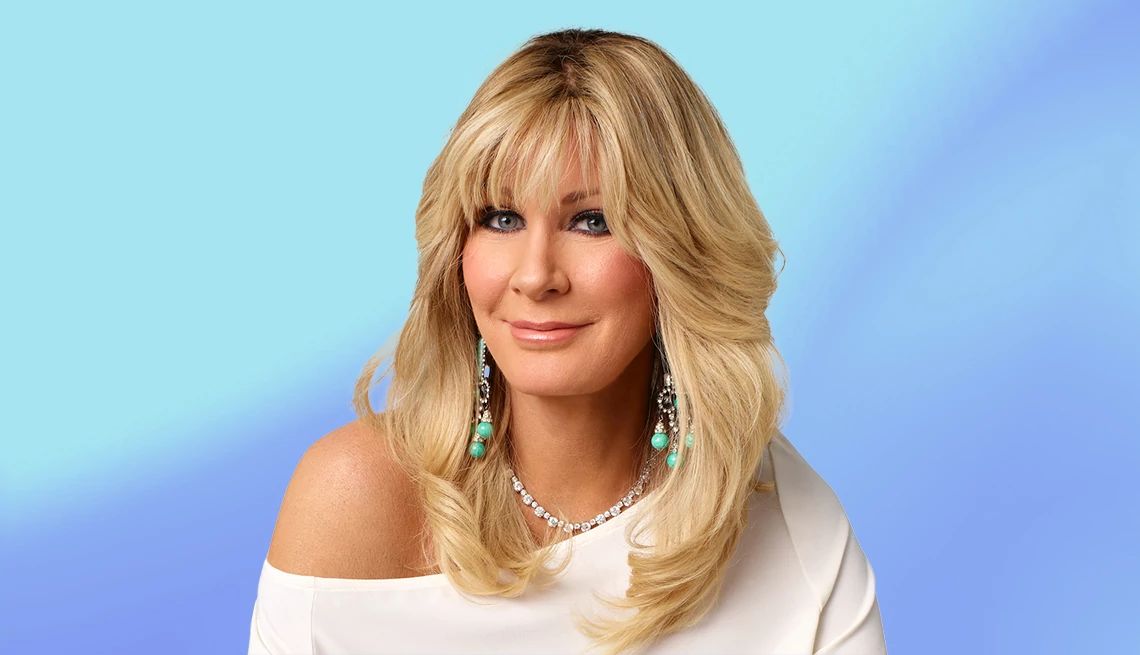 It's no secret that sandra lee loves being a ‘real’ santa | members only