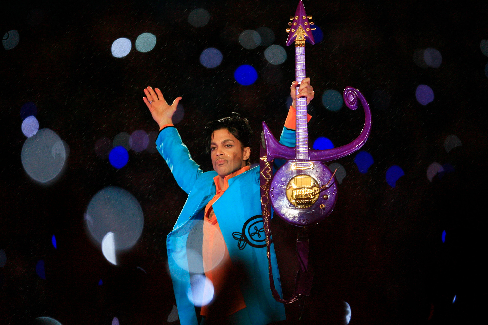 prince performing onstage during super bowl 41