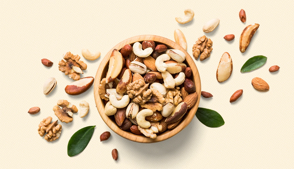 un tazón de nueces mixtas