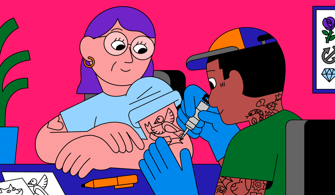 ¿vas a hacerte un tatuaje después de los 50? A continuación, lo que debes saber