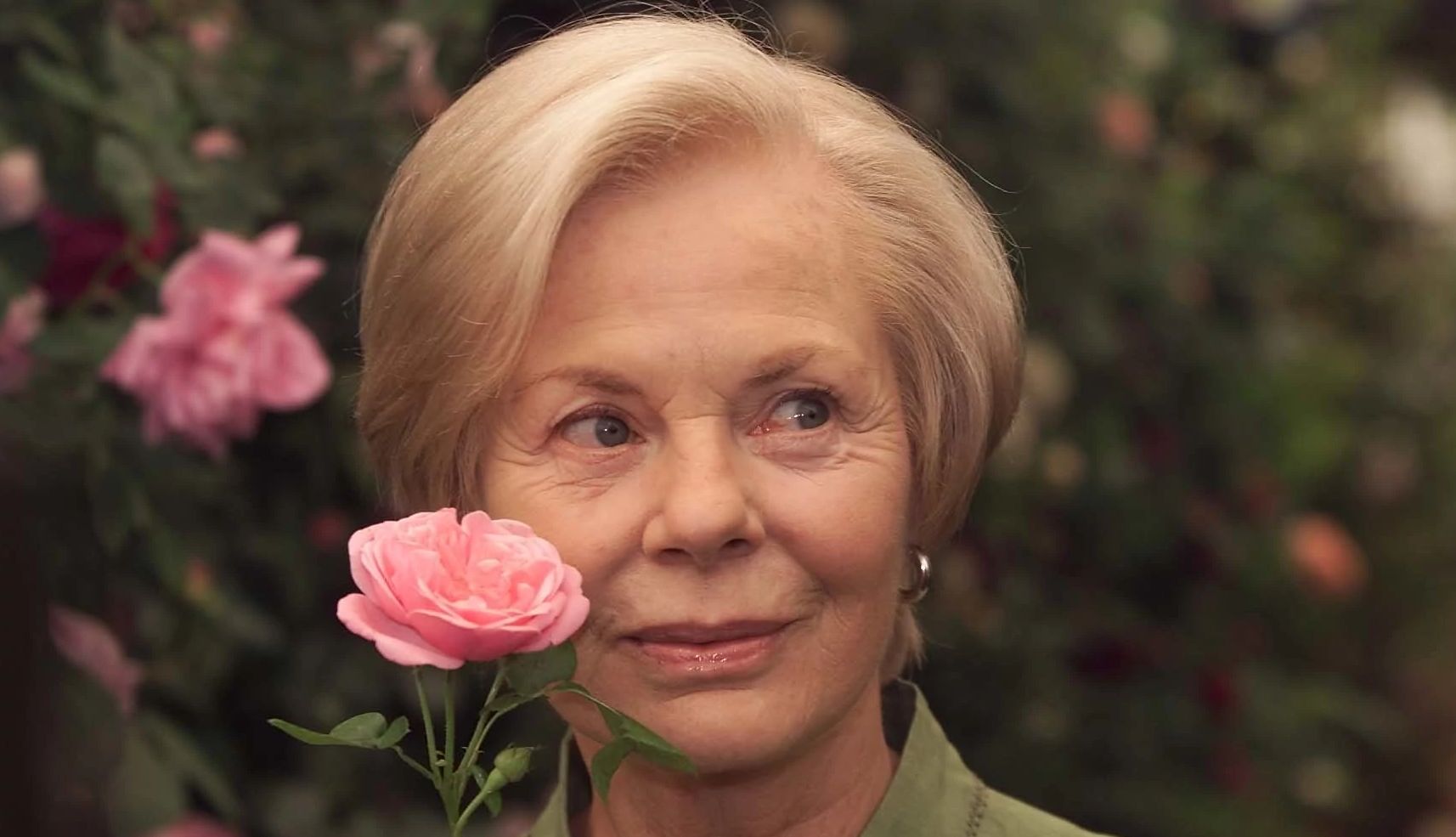 The Duchess of Kent, Who Presented Trophies at Wimbledon, Dies the duchess of kent smiling next to a pink rose