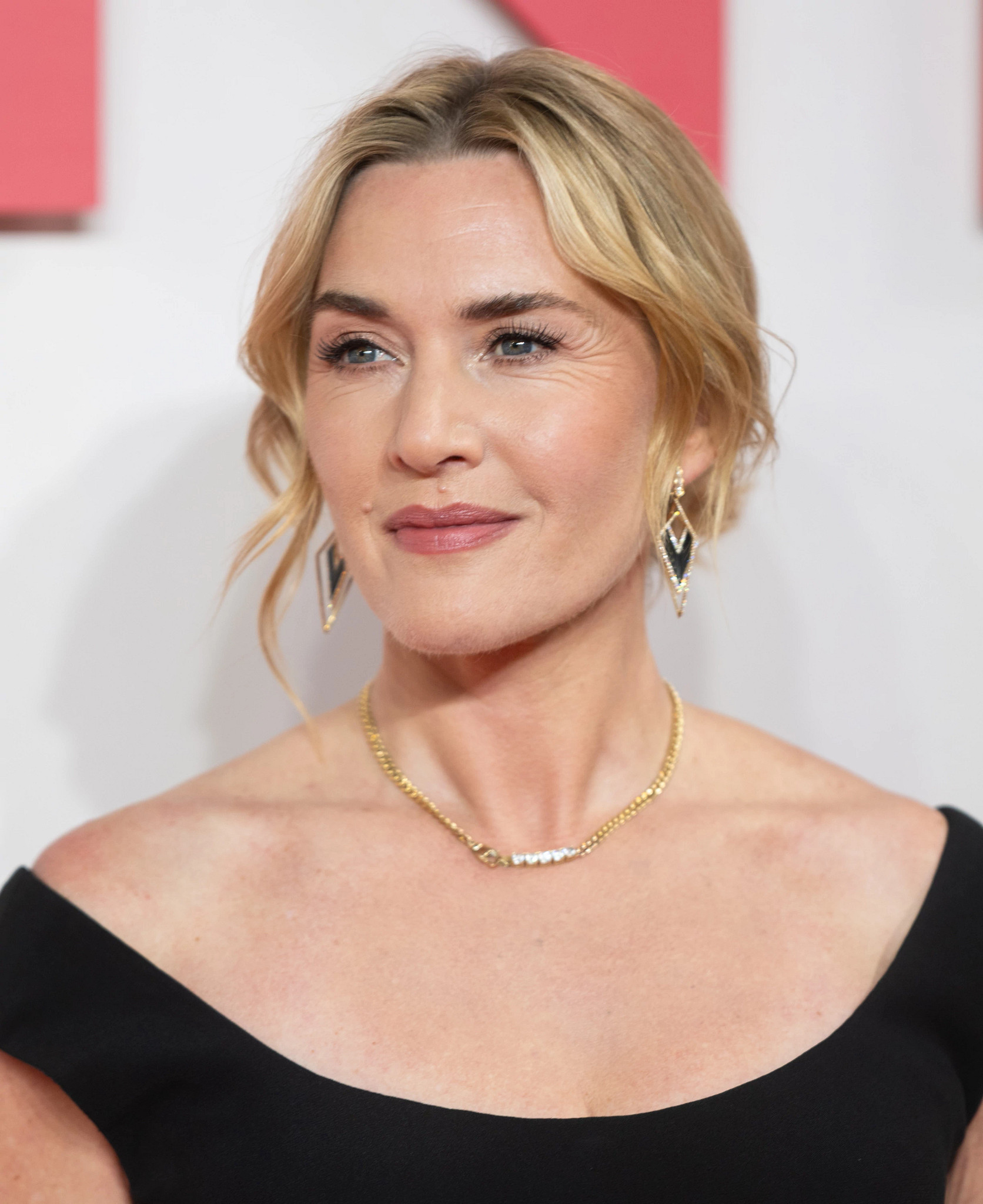 https://aarp.widen.net/content/vrrkmlhf46/jpeg/22-GettyImages-2249832887.jpg?crop=true&anchor=0,41&q=80&color=ffffffff&u=k2e9ec&w=1672&h=1965