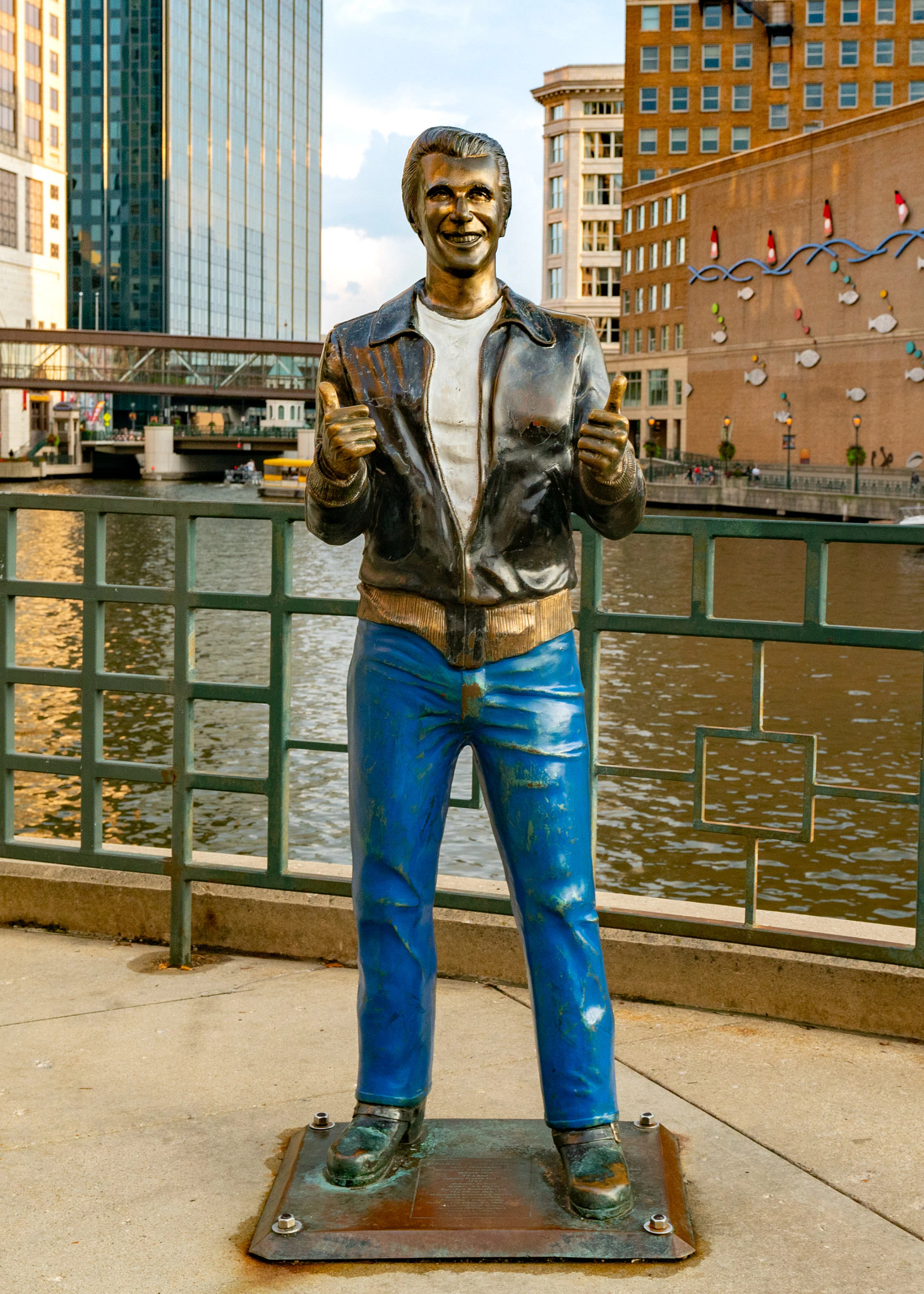 Arthur Fonzarelli statue