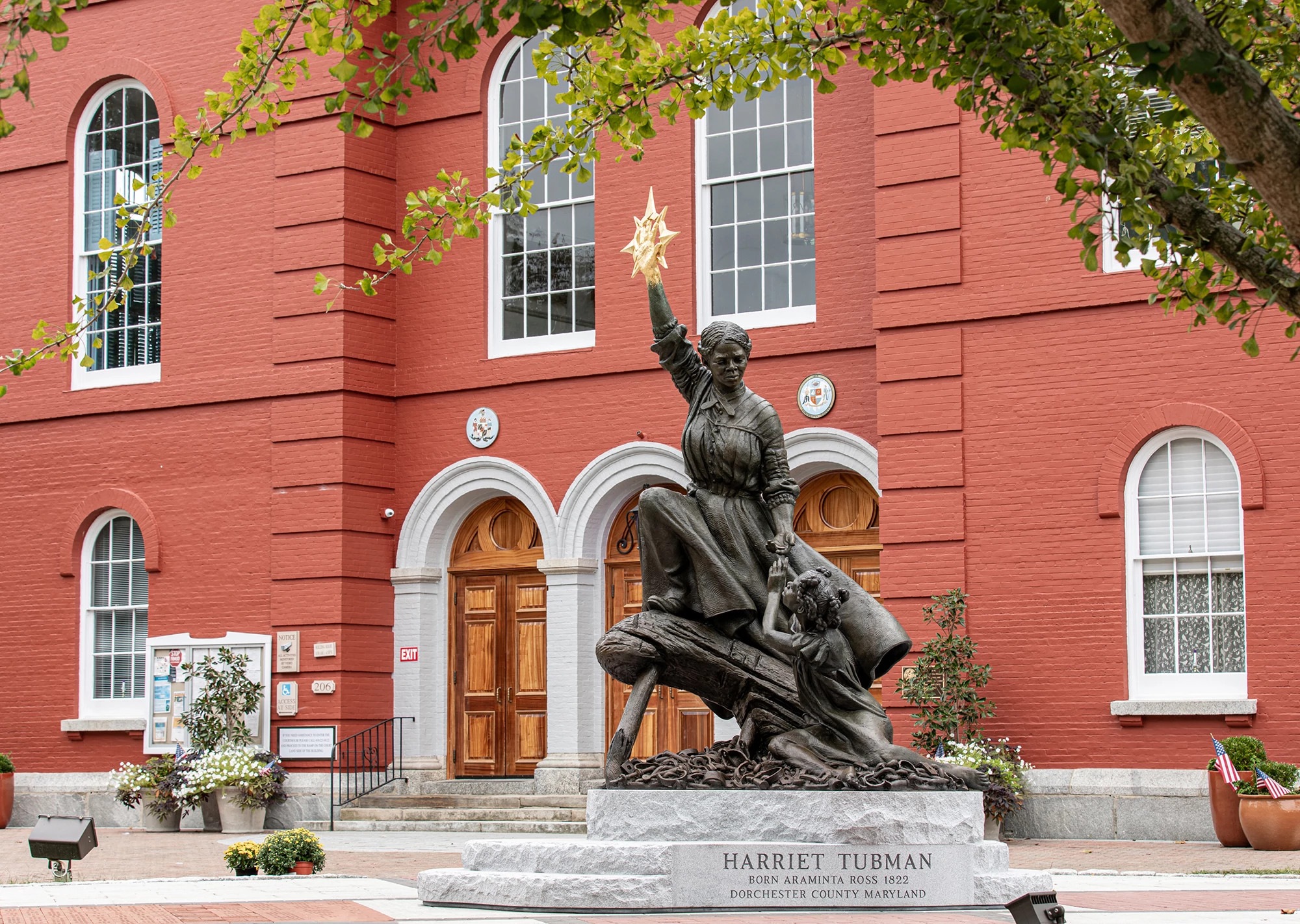 a beacon of hope monument of harriet tubman