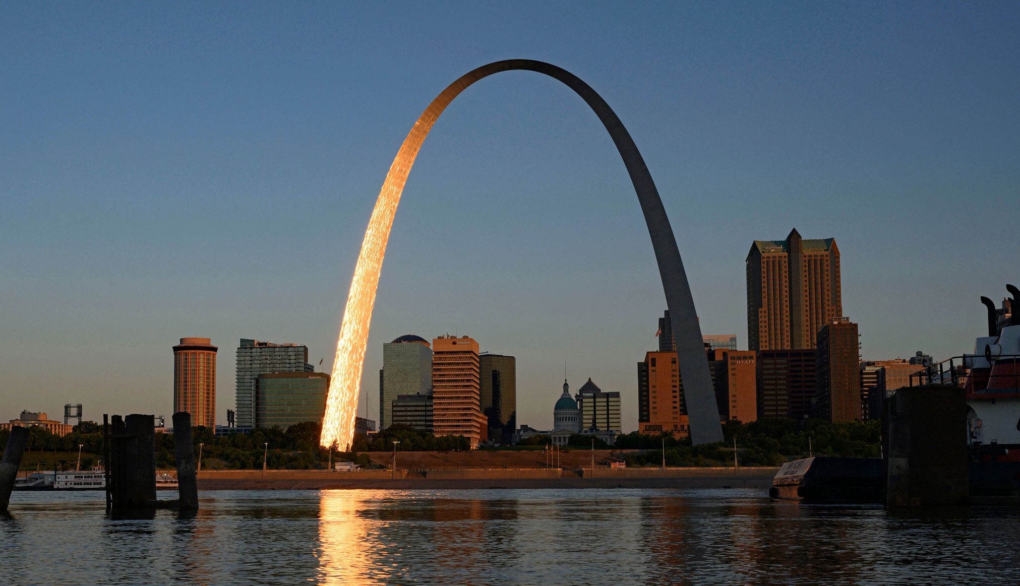 Amtrak’s Lincoln Service can take you to Gateway Arch national park Aerial view of the Gateway Arch in St. Louis