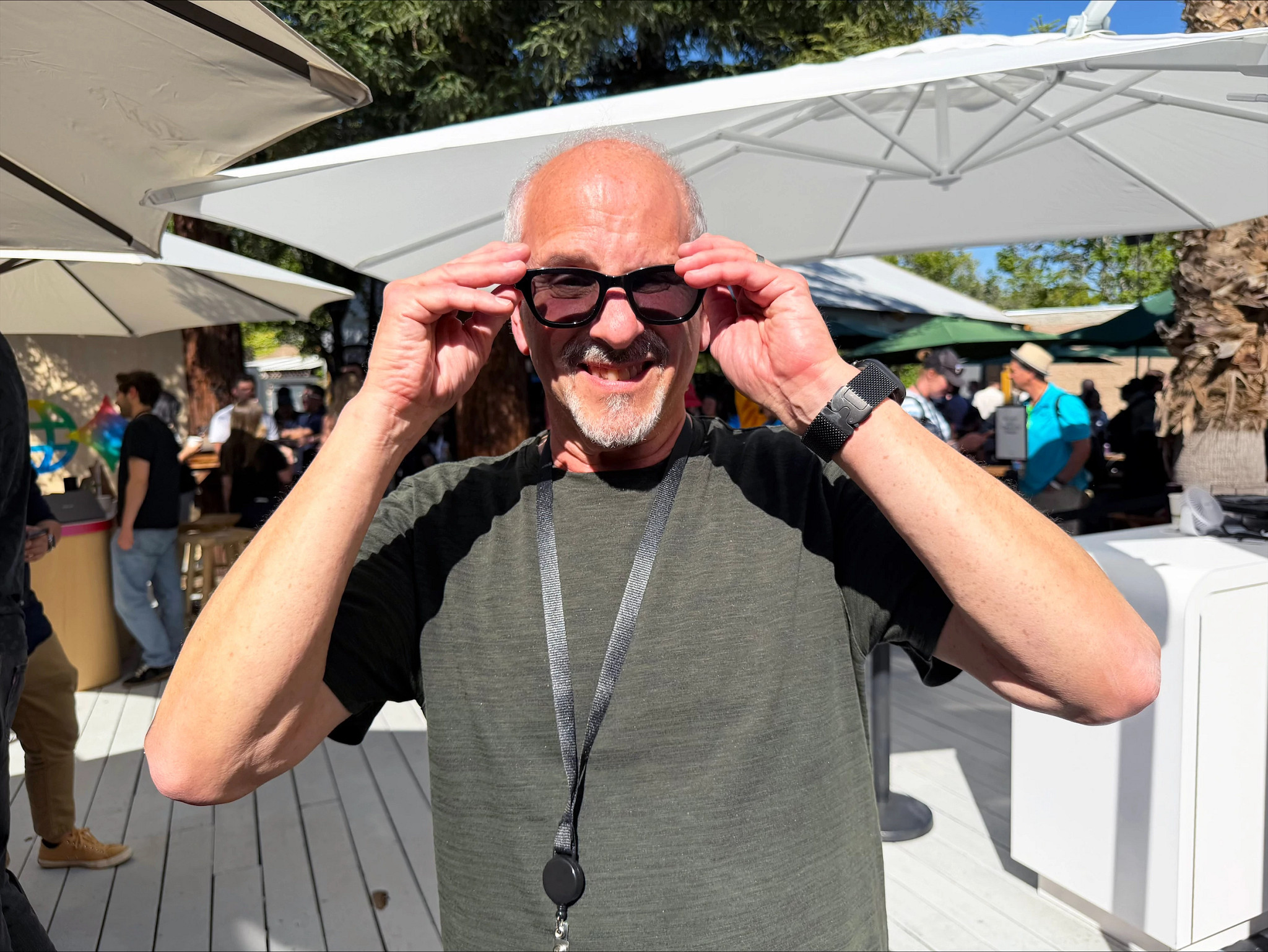 Tech Guru Ed Baig trying on smart glasses
