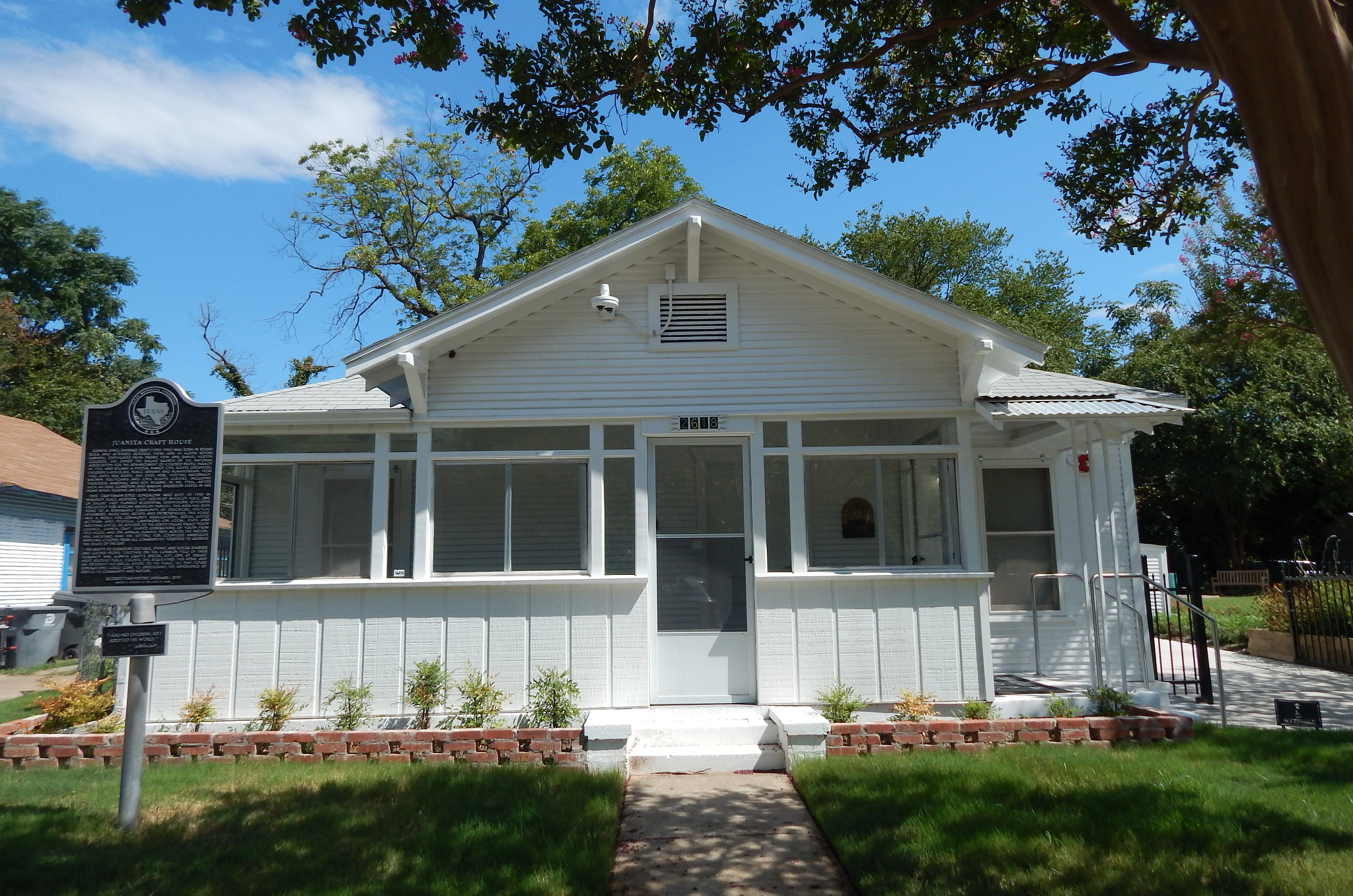 Juanita J. Craft’s home a white house with a historical marker