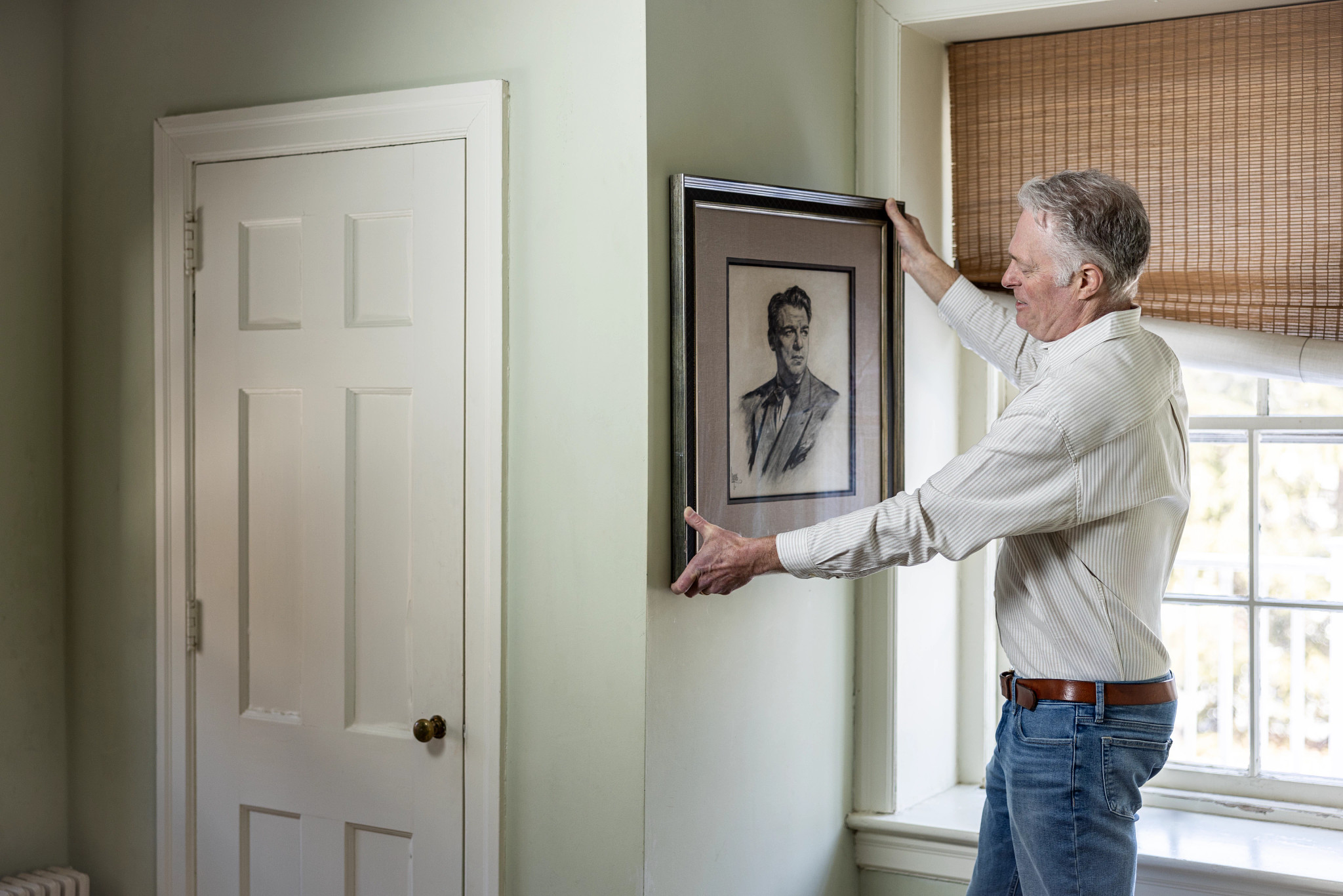 will hammerstein hands a portrait of his grandfather, oscar hammerstein the second