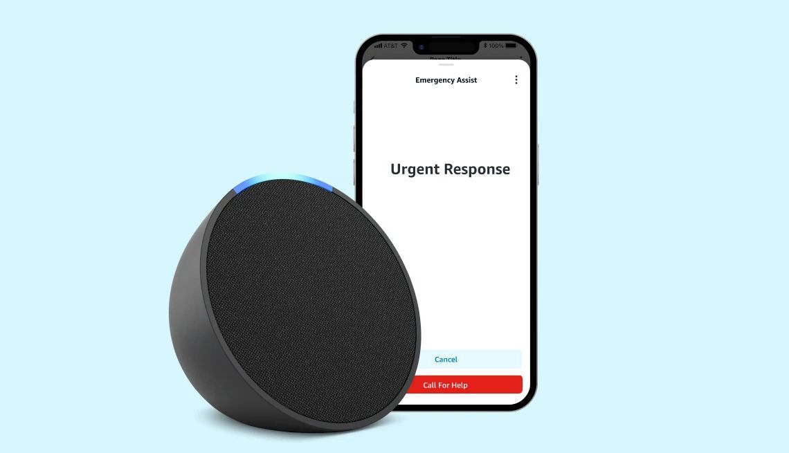 Servicio Alexa Emergency Assist El servicio Alexa Emergency Assist, de Amazon, junto a un teléfono celular con respuesta urgente en la pantalla