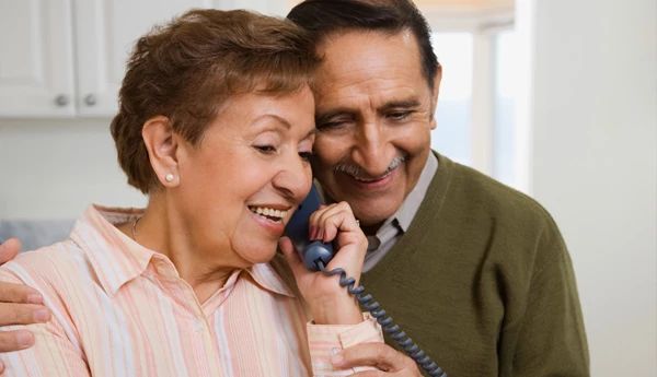 couple on phone