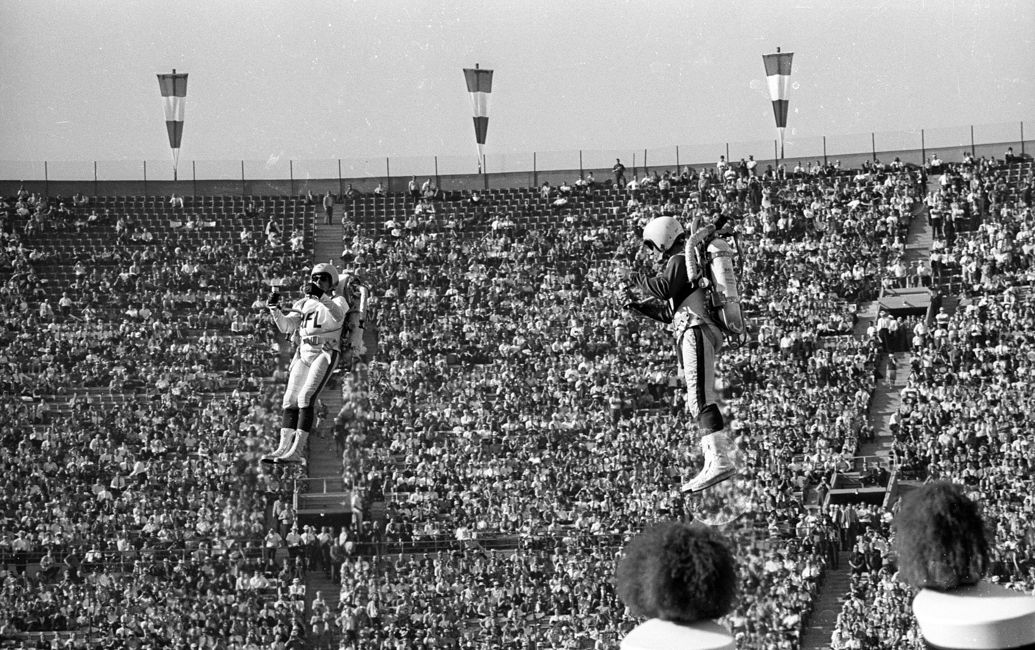 rocket belt demonstration at super bowl 1