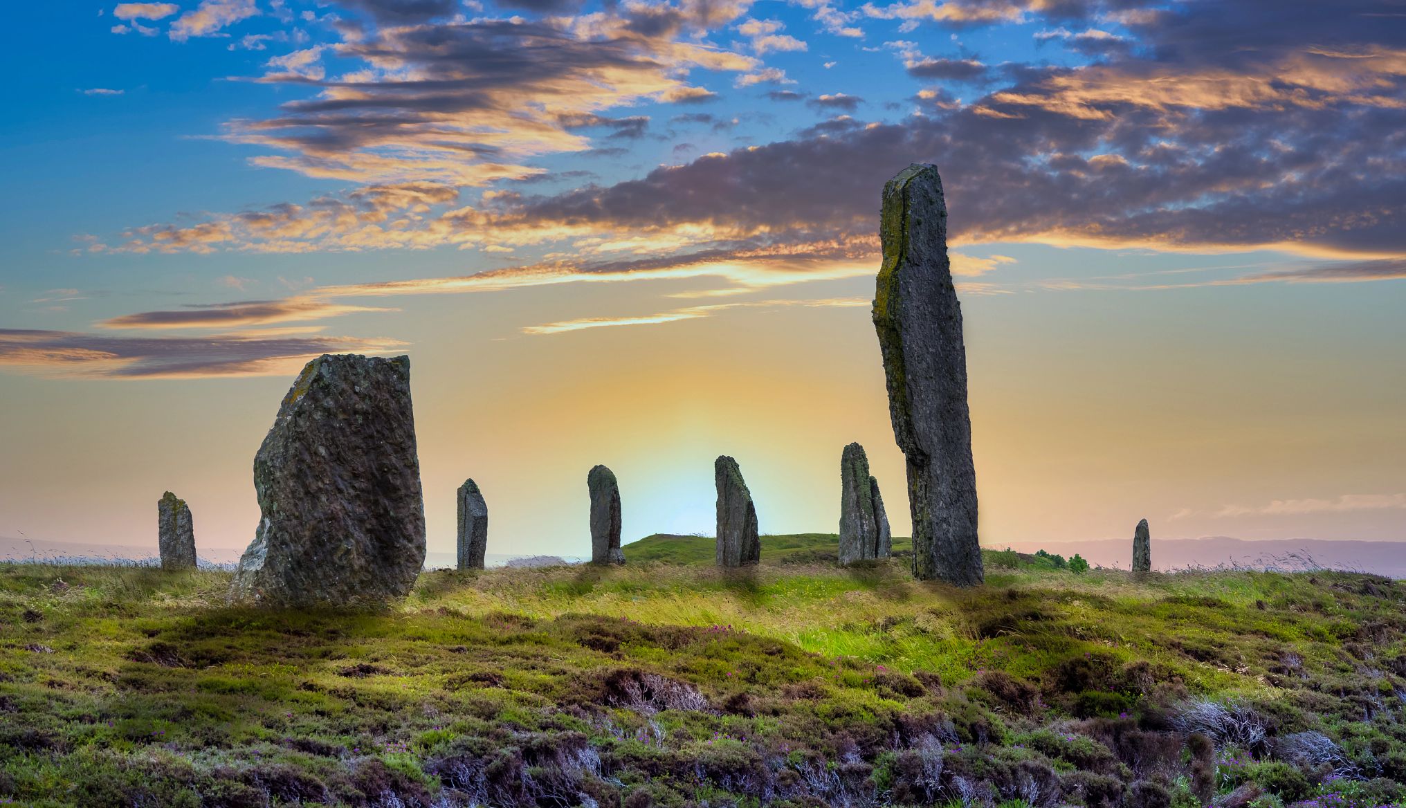 El Anillo de Brodgar es un círculo neolítico de piedra en las islas Orcadas, Escocia