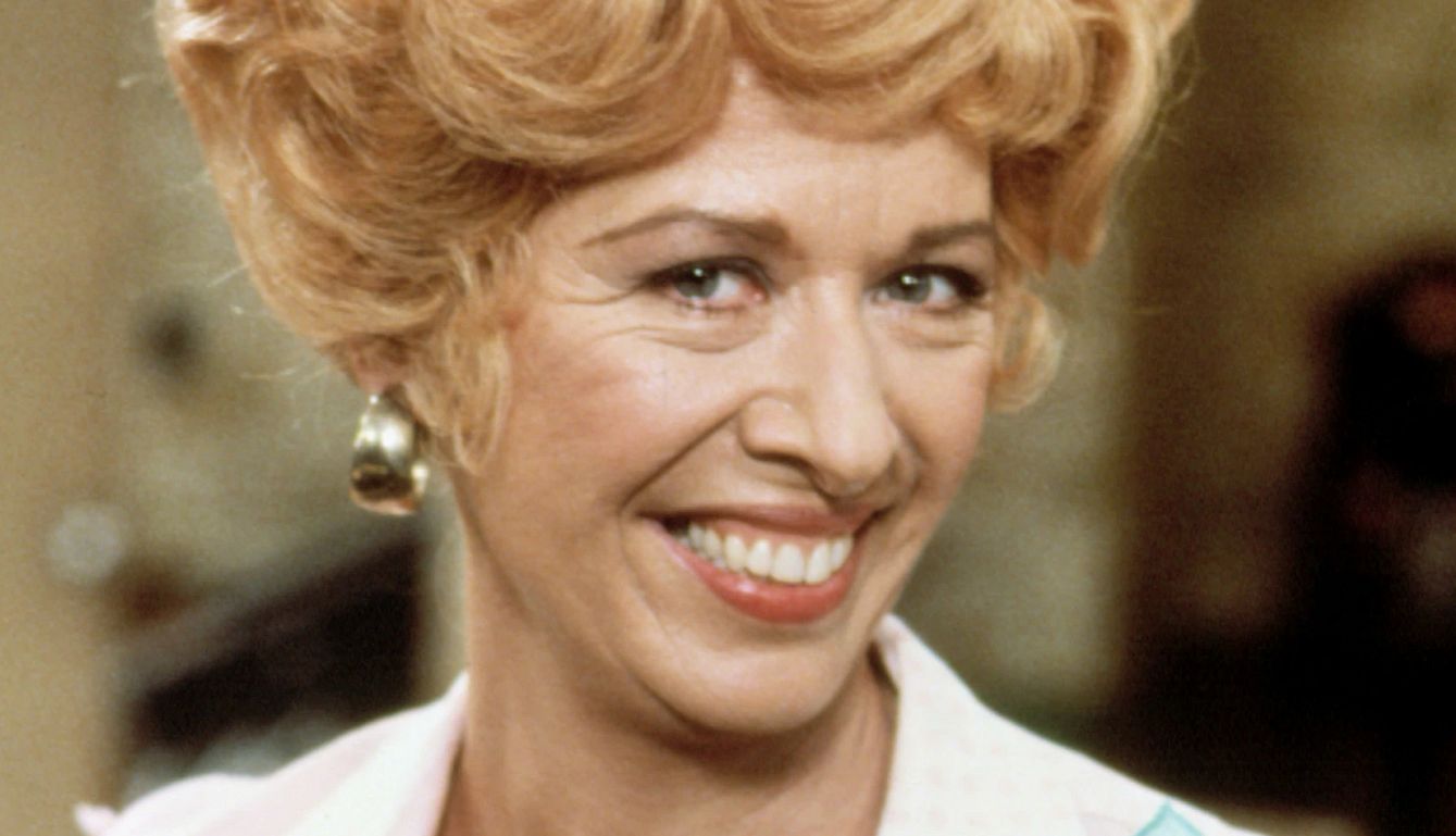 Polly Holliday, Flo on the Sitcom ‘Alice,’ Dies polly holliday in her waitress uniform as flo from alice